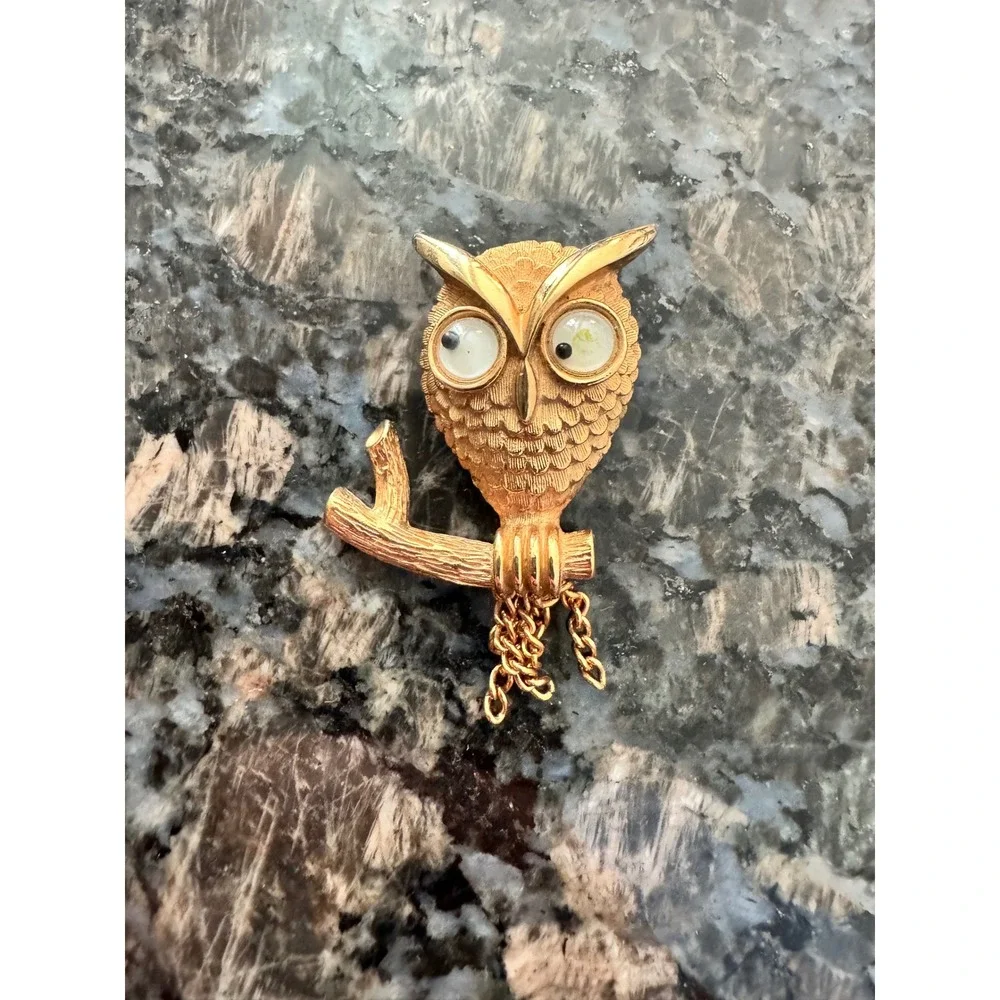Vintage Avon Gold Tone Owl on Branch Brooch with Googly Eyes and Chain Fringe‎